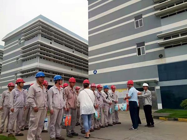 园区总工会送清凉，网投官网_网投官网(中国)接棒暖人心